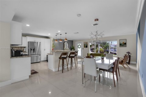 Villa ou maison à louer à Miami, Floride: 5 chambres, 155.89 m2 № 1974026 - photo 8