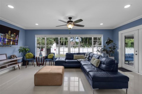 Villa ou maison à louer à Miami, Floride: 5 chambres, 155.89 m2 № 1974026 - photo 7