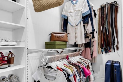 Villa ou maison à louer à Miami, Floride: 5 chambres, 155.89 m2 № 1974026 - photo 24