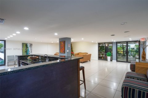Copropriété à louer à Miami, Floride: 3 chambres, 171.68 m2 № 2001071 - photo 26