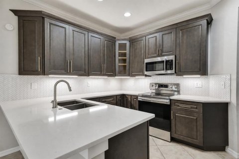 Touwnhouse à vendre à Tampa, Floride: 3 chambres, 147.44 m2 № 2210311 - photo 5