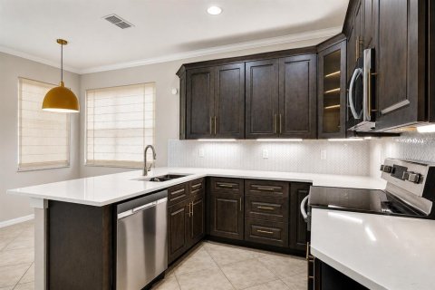 Touwnhouse à vendre à Tampa, Floride: 3 chambres, 147.44 m2 № 2210311 - photo 6