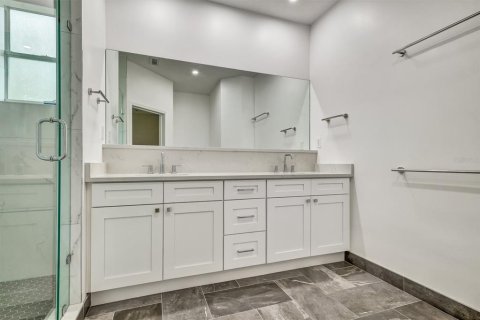 Touwnhouse à vendre à Tampa, Floride: 3 chambres, 147.44 m2 № 2210311 - photo 17