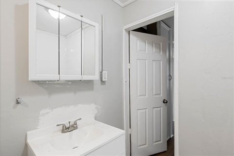 Propiedad comercial en venta en Saint Petersburg, Florida, 3 dormitorios, 152.73 m2 № 1786750 - foto 16