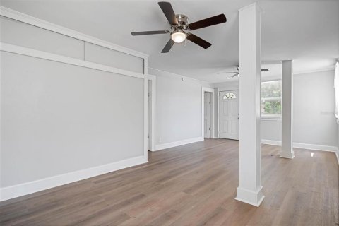 Propiedad comercial en venta en Saint Petersburg, Florida, 3 dormitorios, 152.73 m2 № 1786750 - foto 9