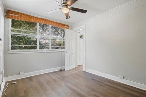 Propiedad comercial en venta en Saint Petersburg, Florida, 3 dormitorios, 152.73 m2 № 1786750 - foto 4