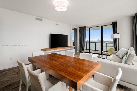 Condominio en venta en Miami, Florida, 4 dormitorios, 173.91 m2 № 1864894 - foto 4
