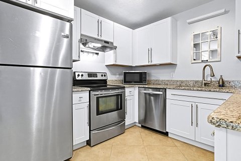 Adosado en venta en Altamonte Springs, Florida, 2 dormitorios, 88.81 m2 № 1899103 - foto 7