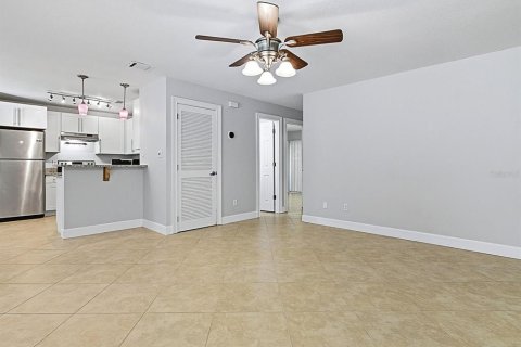 Adosado en venta en Altamonte Springs, Florida, 2 dormitorios, 88.81 m2 № 1899103 - foto 5