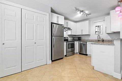 Adosado en venta en Altamonte Springs, Florida, 2 dormitorios, 88.81 m2 № 1899103 - foto 9