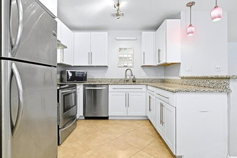 Adosado en venta en Altamonte Springs, Florida, 2 dormitorios, 88.81 m2 № 1899103 - foto 6