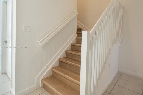 Touwnhouse à louer à Homestead, Floride: 3 chambres, 157.47 m2 № 2047277 - photo 11