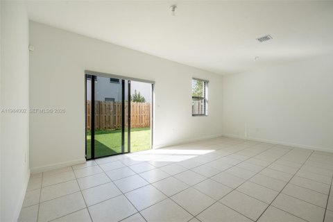 Touwnhouse à louer à Homestead, Floride: 3 chambres, 157.47 m2 № 2047277 - photo 13