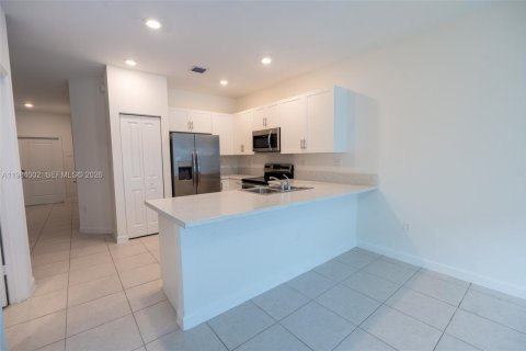 Touwnhouse à louer à Homestead, Floride: 3 chambres, 157.47 m2 № 2047277 - photo 18