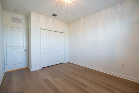 Touwnhouse à louer à Homestead, Floride: 3 chambres, 157.47 m2 № 2047277 - photo 9