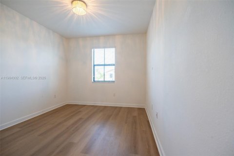 Touwnhouse à louer à Homestead, Floride: 3 chambres, 157.47 m2 № 2047277 - photo 8