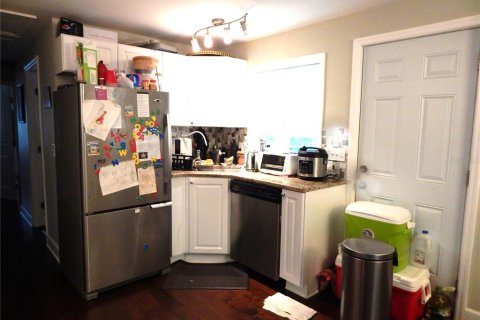 House in Tampa, Florida 3 bedrooms, 113.9 sq.m. № 2415145 - photo 8