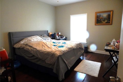 House in Tampa, Florida 3 bedrooms, 113.9 sq.m. № 2415145 - photo 13