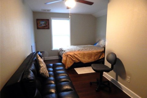 House in Tampa, Florida 3 bedrooms, 113.9 sq.m. № 2415145 - photo 12
