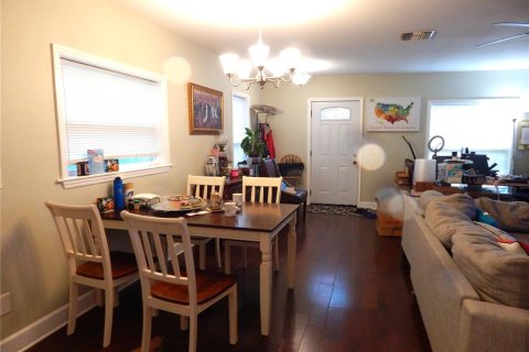 House in Tampa, Florida 3 bedrooms, 113.9 sq.m. № 2415145 - photo 7