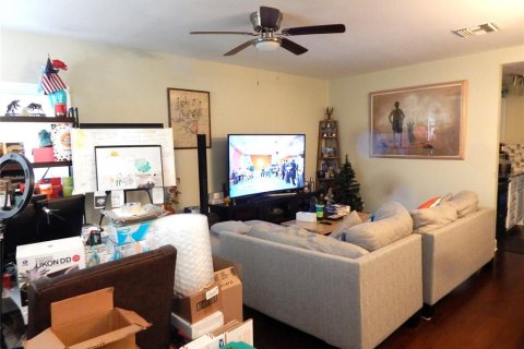 House in Tampa, Florida 3 bedrooms, 113.9 sq.m. № 2415145 - photo 5