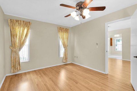 Condo in New Port Richey, Florida, 2 bedrooms  № 1742794 - photo 17