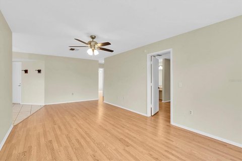 Condo in New Port Richey, Florida, 2 bedrooms  № 1742794 - photo 10
