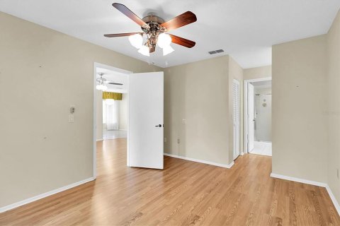 Condo in New Port Richey, Florida, 2 bedrooms  № 1742794 - photo 16