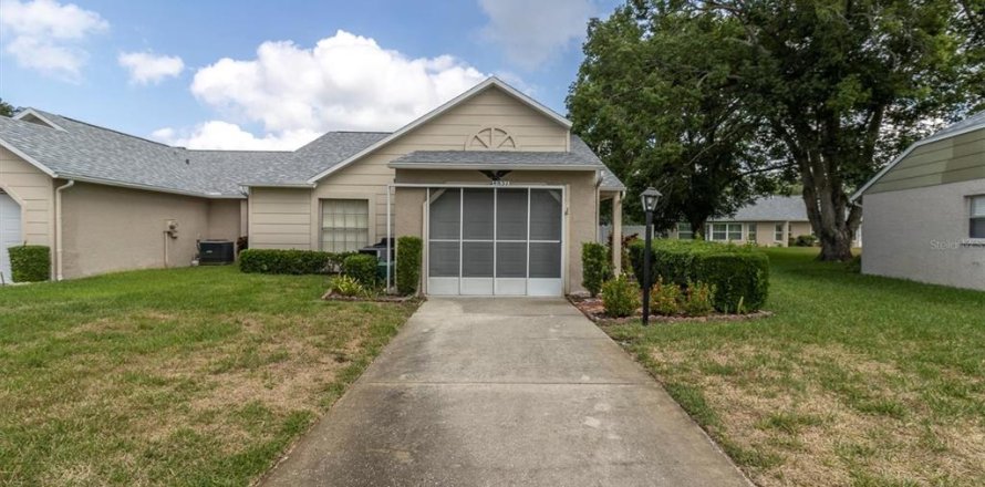 Condo in New Port Richey, Florida, 2 bedrooms  № 1742794