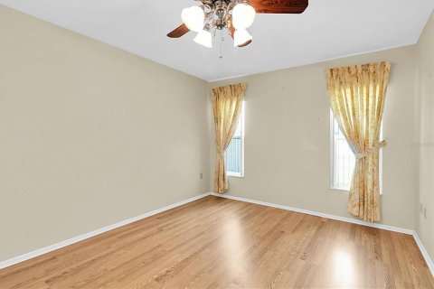 Condo in New Port Richey, Florida, 2 bedrooms  № 1742794 - photo 15