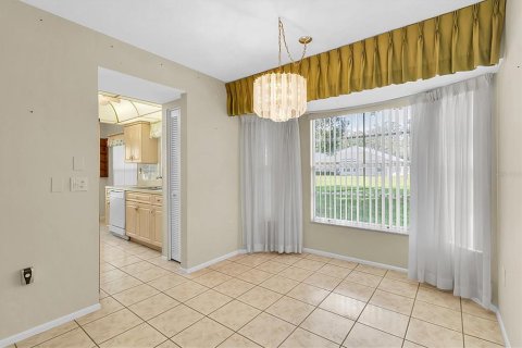 Condo in New Port Richey, Florida, 2 bedrooms  № 1742794 - photo 6