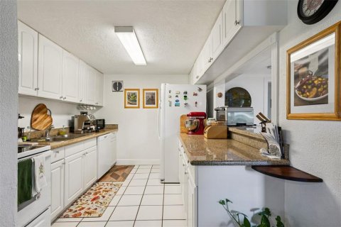 House in Saint Petersburg, Florida 3 bedrooms, 95.5 sq.m. № 1893567 - photo 21