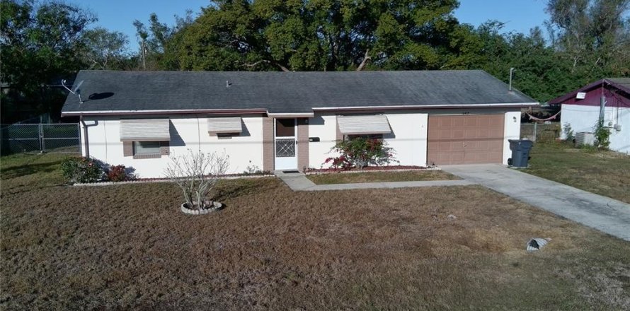 Villa ou maison à Lake Wales, Floride 2 chambres, 104.52 m2 № 2118703