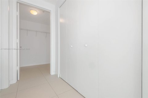 Copropriété à vendre à Miami, Floride: 2 chambres, 114.73 m2 № 1892946 - photo 18