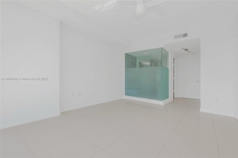 Copropriété à vendre à Miami, Floride: 2 chambres, 114.73 m2 № 1892946 - photo 16