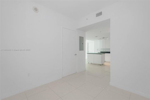 Copropriété à vendre à Miami, Floride: 2 chambres, 114.73 m2 № 1892946 - photo 12