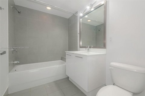 Copropriété à vendre à Miami, Floride: 2 chambres, 114.73 m2 № 1892946 - photo 25
