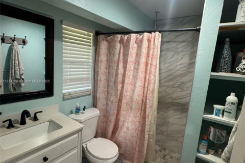 House in Naples, Florida 4 bedrooms, 133.22 sq.m. № 1766491 - photo 29