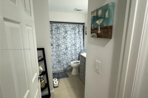 House in Naples, Florida 4 bedrooms, 133.22 sq.m. № 1766491 - photo 24