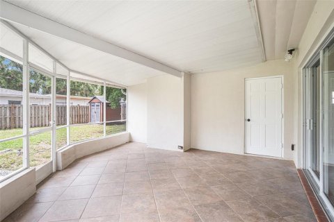 Casa en alquiler en Tampa, Florida, 3 dormitorios, 171.13 m2 № 1650956 - foto 4