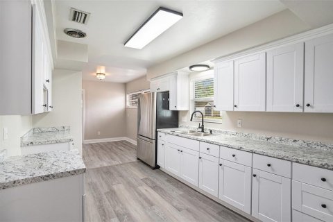 Casa en alquiler en Tampa, Florida, 3 dormitorios, 171.13 m2 № 1650956 - foto 7