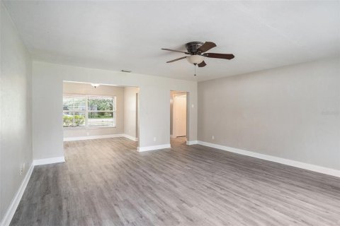 Casa en alquiler en Tampa, Florida, 3 dormitorios, 171.13 m2 № 1650956 - foto 8