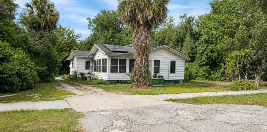 House in Eustis, Florida 3 bedrooms, 166.85 sq.m. № 2148021