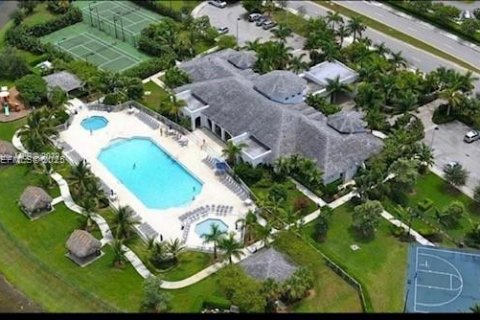 Townhouse in Doral, Florida 3 bedrooms, 135.82 sq.m. № 1986993 - photo 13