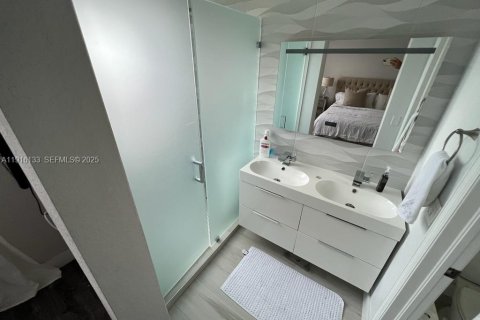 Townhouse in Doral, Florida 3 bedrooms, 135.82 sq.m. № 1986993 - photo 7