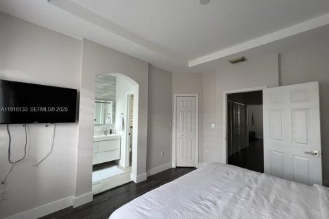 Townhouse in Doral, Florida 3 bedrooms, 135.82 sq.m. № 1986993 - photo 6