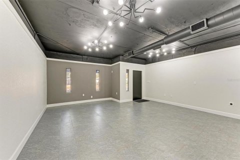 Immobilier commercial à louer à Sarasota, Floride: 92.9 m2 № 2415187 - photo 8