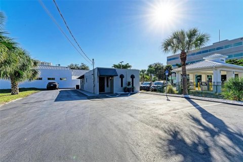 Immobilier commercial à louer à Sarasota, Floride: 92.9 m2 № 2415187 - photo 2
