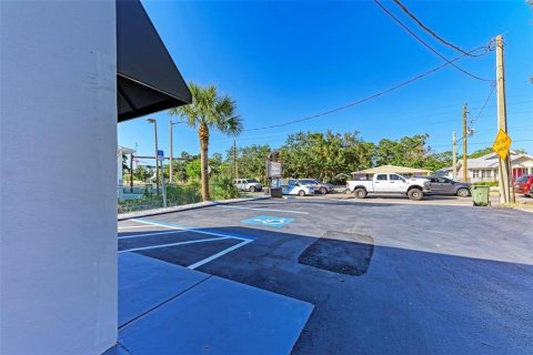 Immobilier commercial à louer à Sarasota, Floride: 92.9 m2 № 2415187 - photo 17
