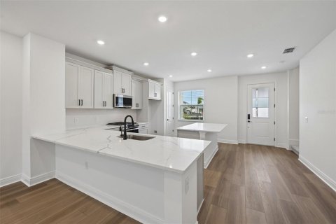 Adosado en venta en Bradenton, Florida, 3 dormitorios, 157.38 m2 № 2114364 - foto 6